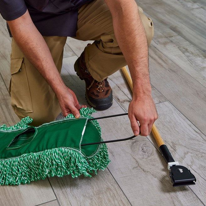 MOP PARA POLVO CON ASA DE MICROFIBRA 36" VERDE