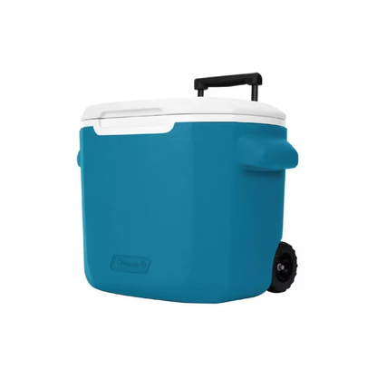 HIELERA CHILLER COLEMAN® 28 QT, ASA RETRÁCTICL Y LLANTAS, AZUL