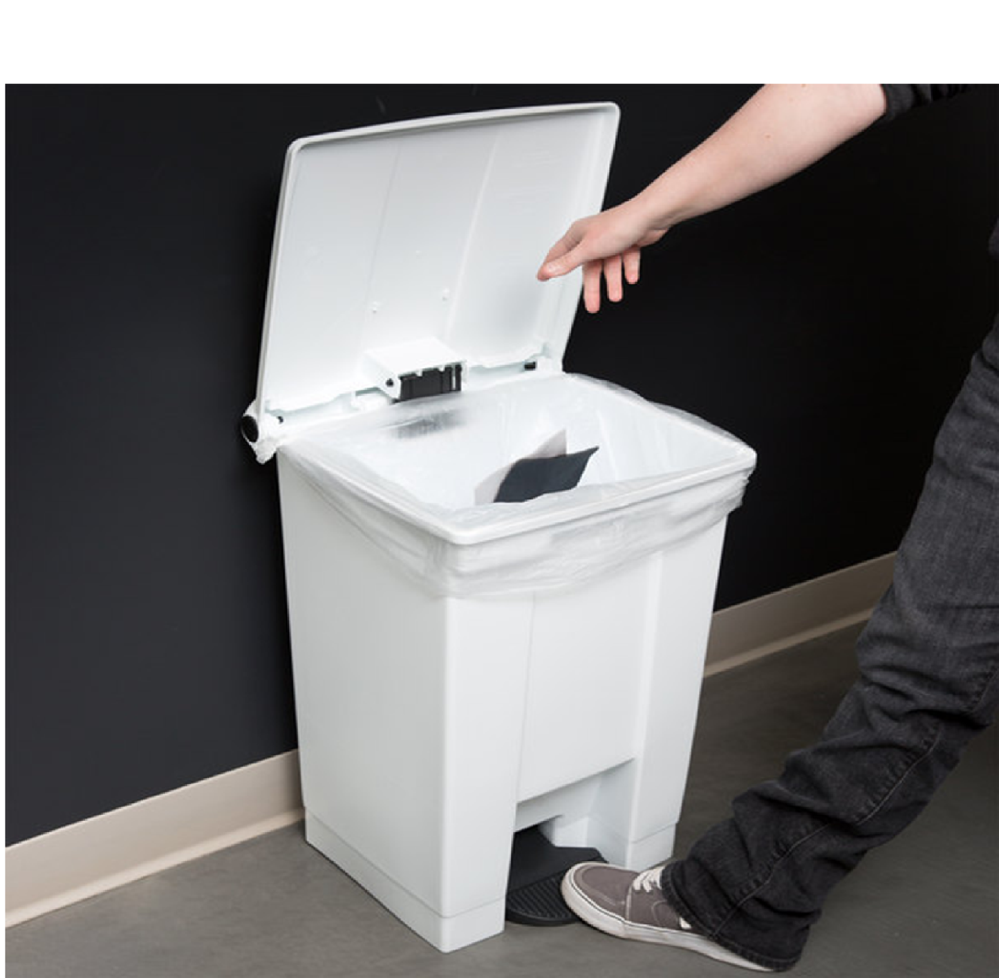 CONTENEDOR DE PEDAL LEGACY STEP ON® 12 GAL